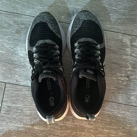 Nike React Infinity Flyknit 3. Size 10 - Picture 2 of 4